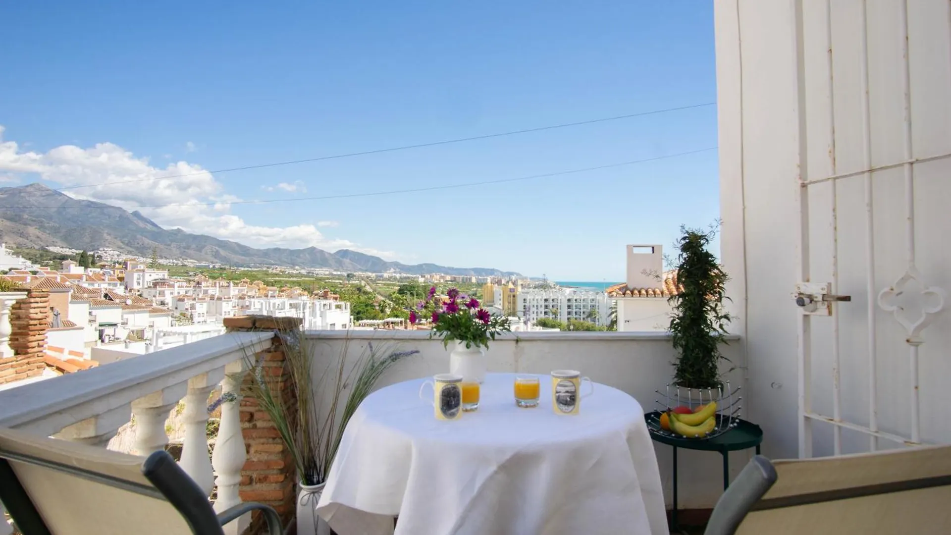 Private Beach Villa For 6 With Seaview, Pool & Terrace Nerja